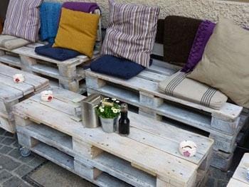 Mehr über den Artikel erfahren Möbel aus Paletten – praktische Tipps